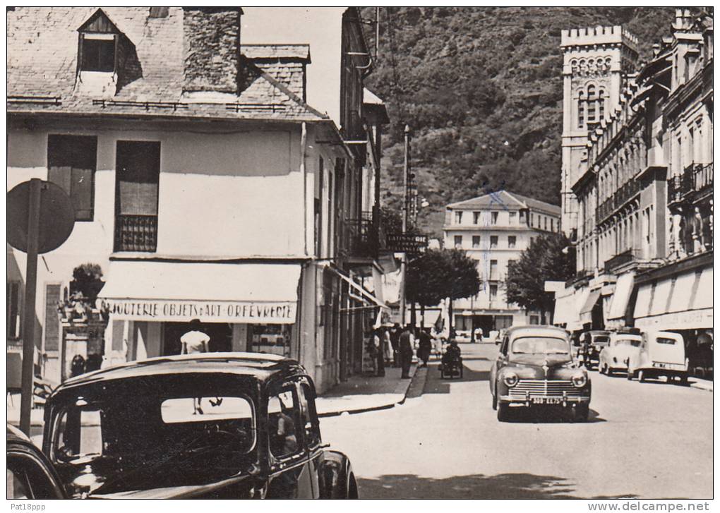 LUCHON 31 - Carrefour Rue Lamartine En 1er Premier Plan Nouvelles Galeries Bijouterie 203 Automobiles  - CPSM PF - Luchon