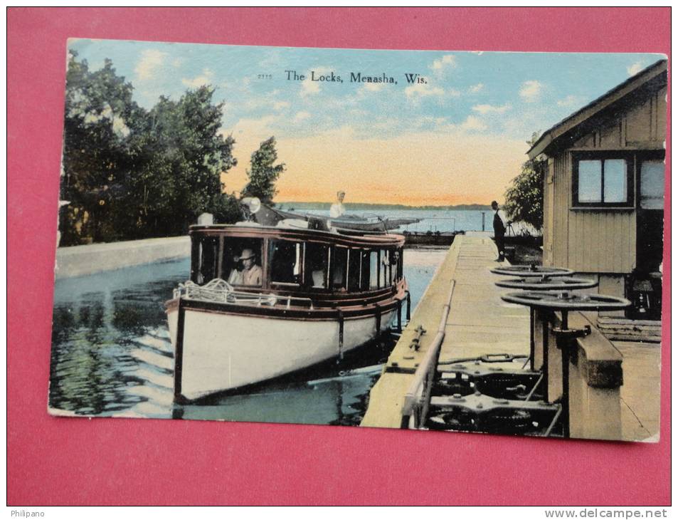 Menasha Wi   Boat Going Thru Locks  1910 Cancel ----  Ref 741 - Other & Unclassified