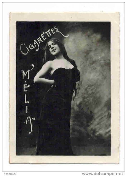 CHROMO CIGARETTES MELIA ALGER PIN UP : "Femme Bombant Sa Poitrine" - Melia