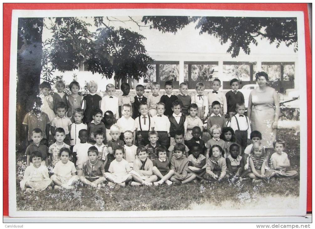 Lot 2x Congo Belge +- 1955  Photo De Classe Agfa Et Autre Groupe Enfants Institutrice Devant Ecole Francaise - Autres & Non Classés