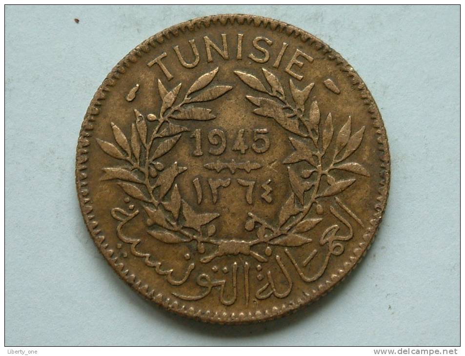 1945 - 2 FRANCS / KM 248 ( For Grade, Please See Photo ) ! - Túnez