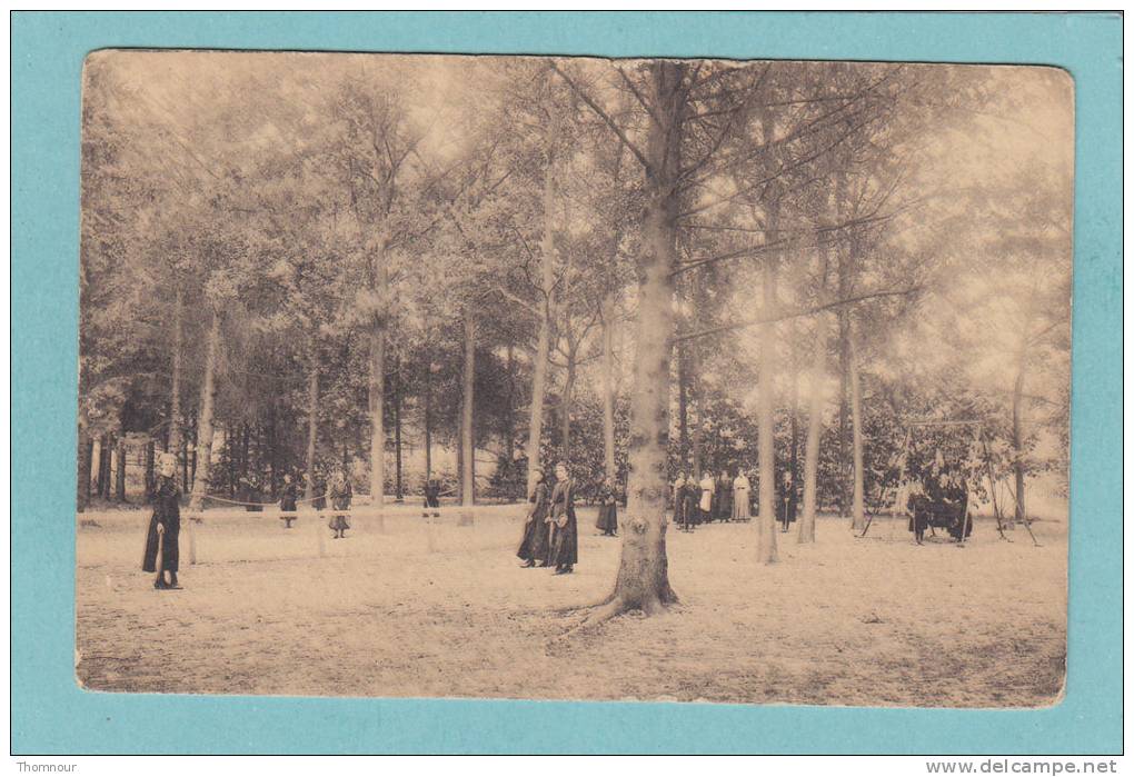 VUGHT  -  Pensionnat  " Regina  Coeli  "  -  TENNIS  -  BELLE CARTE ANIMEE  - - Vught