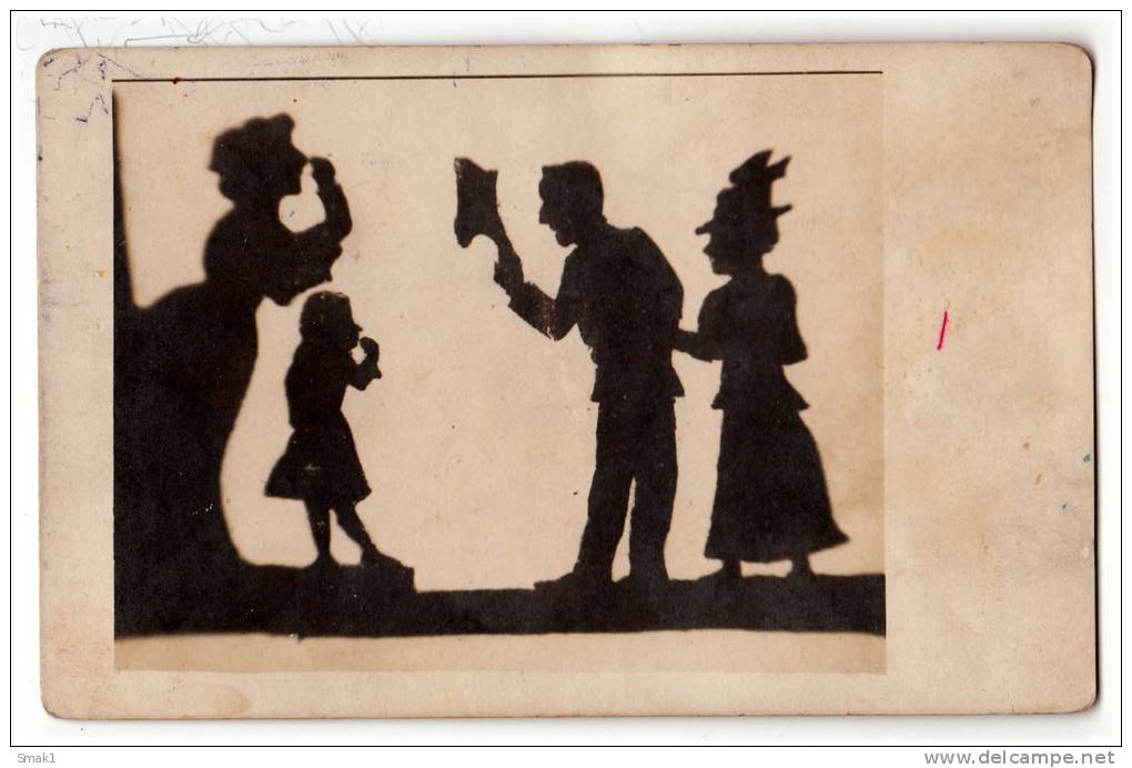 SILHOUETTE GREETING THEM OLD POSTCARD - Silhouette - Scissor-type