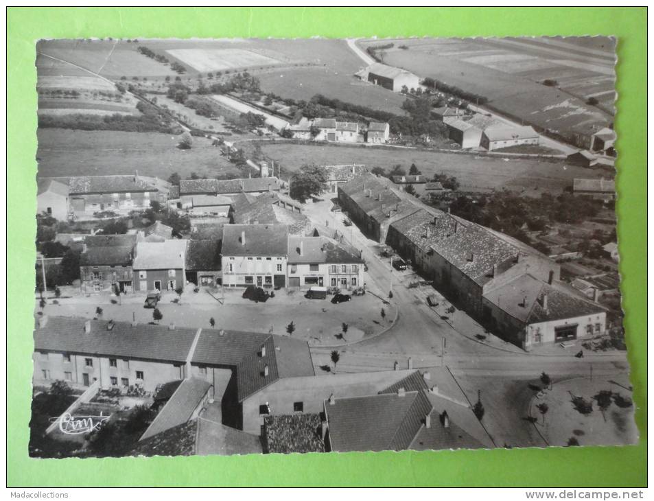 Chambley ( 54 ) : Vue Aérienne Sur La Place - Chambley Bussieres