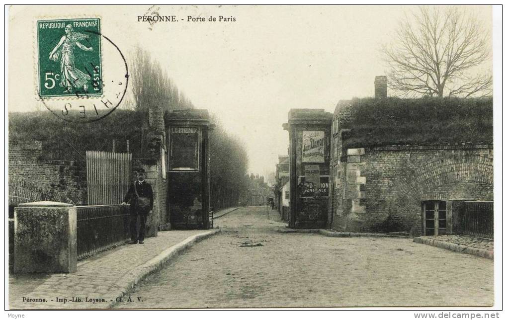 6494 -  Saone Et Loire -  PERONNE  : Porte De Paris   Et Le Facteur   En 1909 - Otros & Sin Clasificación
