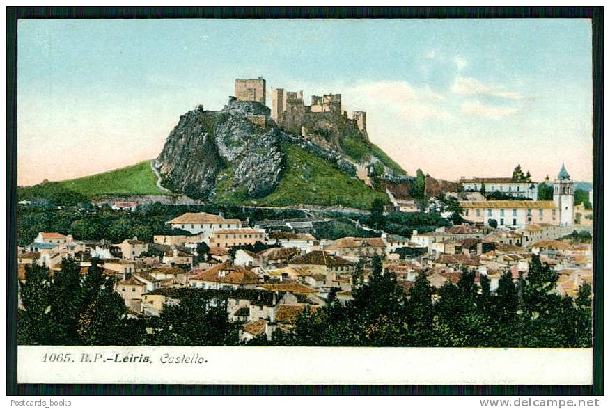 LEIRIA / PORTUGAL.VISTA GERAL CASTELO. Old Portuguese Postcard - Leiria