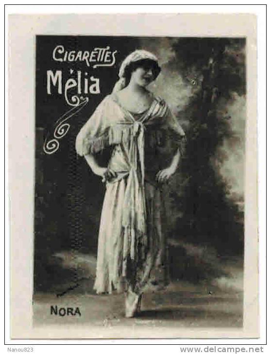 CHROMO CIGARETTES MELIA  ALGER SPECTACLE ARTISTE : "NORA" - Femme En Tenue De Gitane  Tsigane - Melia