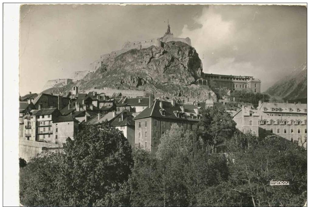 Briançon, La Citadelle Et Statue De La France, Editions F. Francou - Briancon