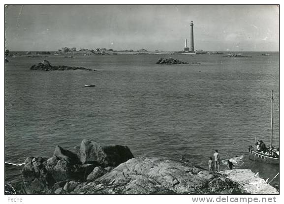 N°26941 GF -cpsm Plouguerneau -Lilia Embarcadère -phare- - Plouguerneau