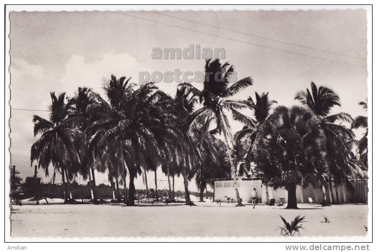 CAMEROUN~CAMEROON~DOUALA PARALLELE 4~1950s Photo Postcard RPPC ~PALM TREES~BEACH  [c4884] - Cameroon