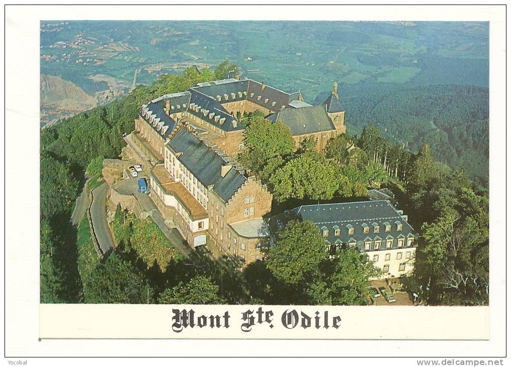 Cp, 67, Mont Sainte-Odile, Vue Aérienne Du Monastère, Au Fond, La Plaine D'Alsace - Sainte Odile