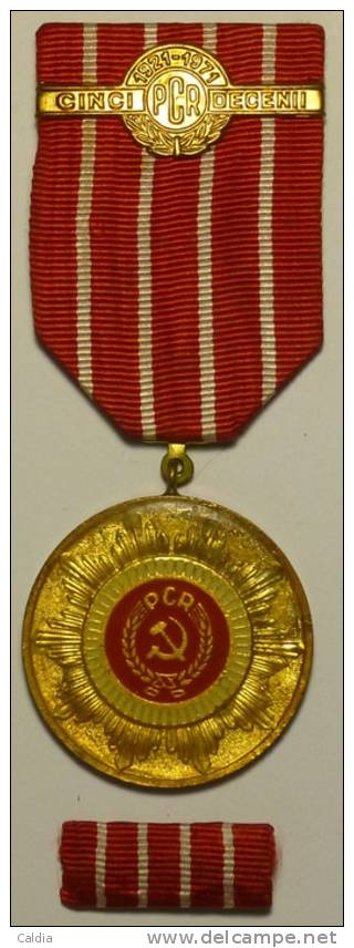 Roumanie Romania Rumänien Médaille Medal Comuniste "50 Ans" - Otros & Sin Clasificación