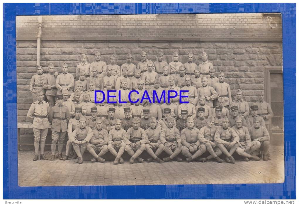 CPA Photo - Militaires Du 12e Régiment - Caserne à Identifier - Autres & Non Classés