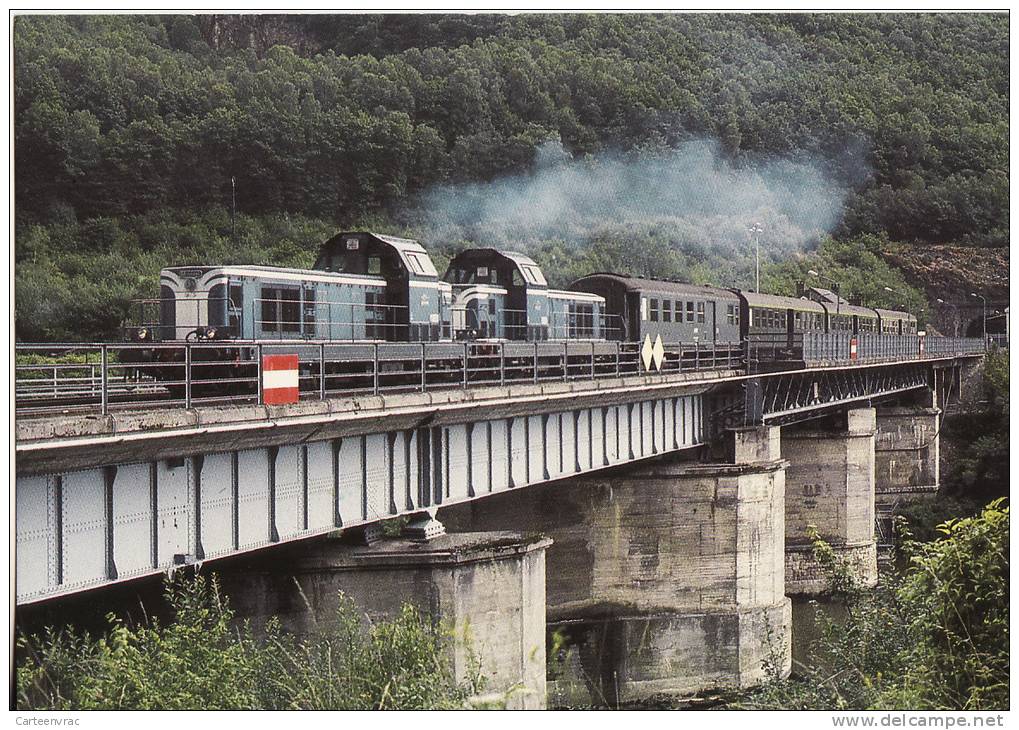 CF 8  Locomotive BB 66400  Pont Sur La Meuse  Gare De Monthermé En 1988 - Charleville