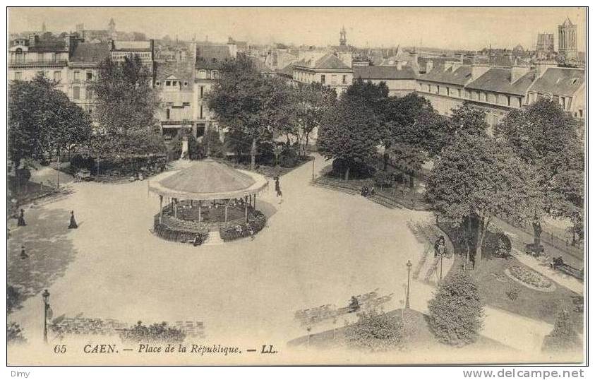 Cpa Caen 14 Calvados Place De L´hotel De Ville Kiosque A Musique Militaire - Caen