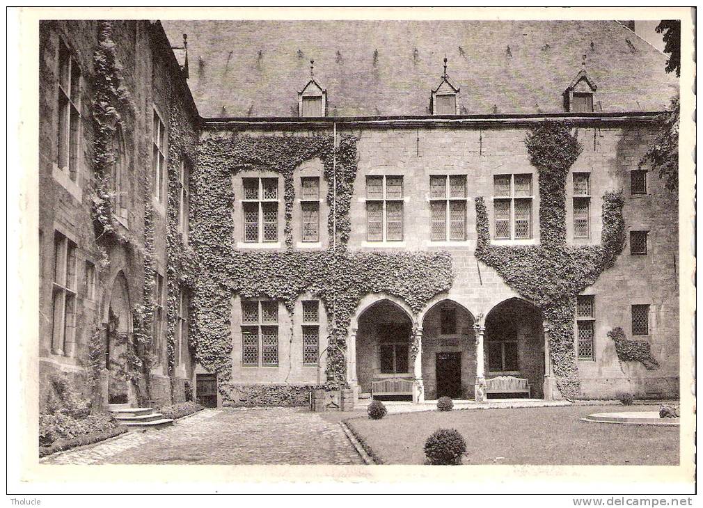 Château-Fort D´Ecaussinnes-Lalaing (XIVe Siècle) -La Cour Intérieure - Ecaussinnes