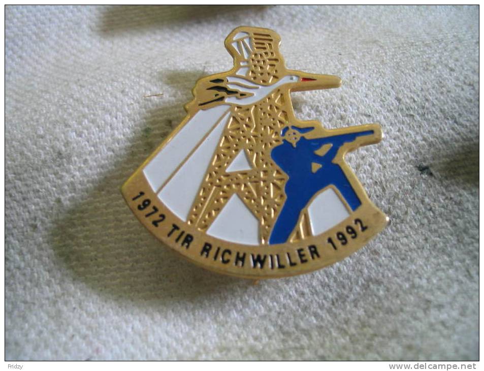 Pin´s Des 20 Ans De La Société De Tir De RICHWILLER  1972-1992 - Archery