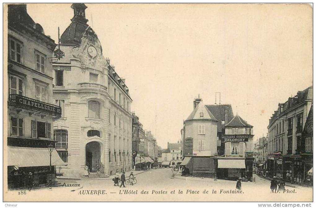AUXERRE HOTEL DES POSTES ET LA PLACE DE LA FONTAINE - Auxerre