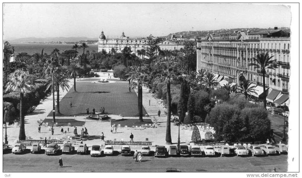 [06] Alpes Maritimes > Nice- Les Jardins Albert 1er Au Fond Hôtel Ruhl (auto Voiture Citroen Traction 2 CV DS D S - Parcs Et Jardins