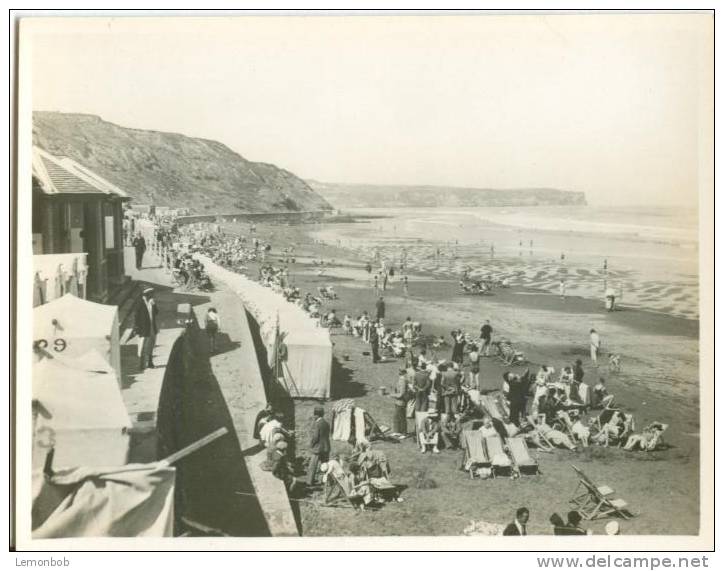 UK, West Cliff Sands, Whitby, Photo Snap-Shot  [12692] - Other & Unclassified