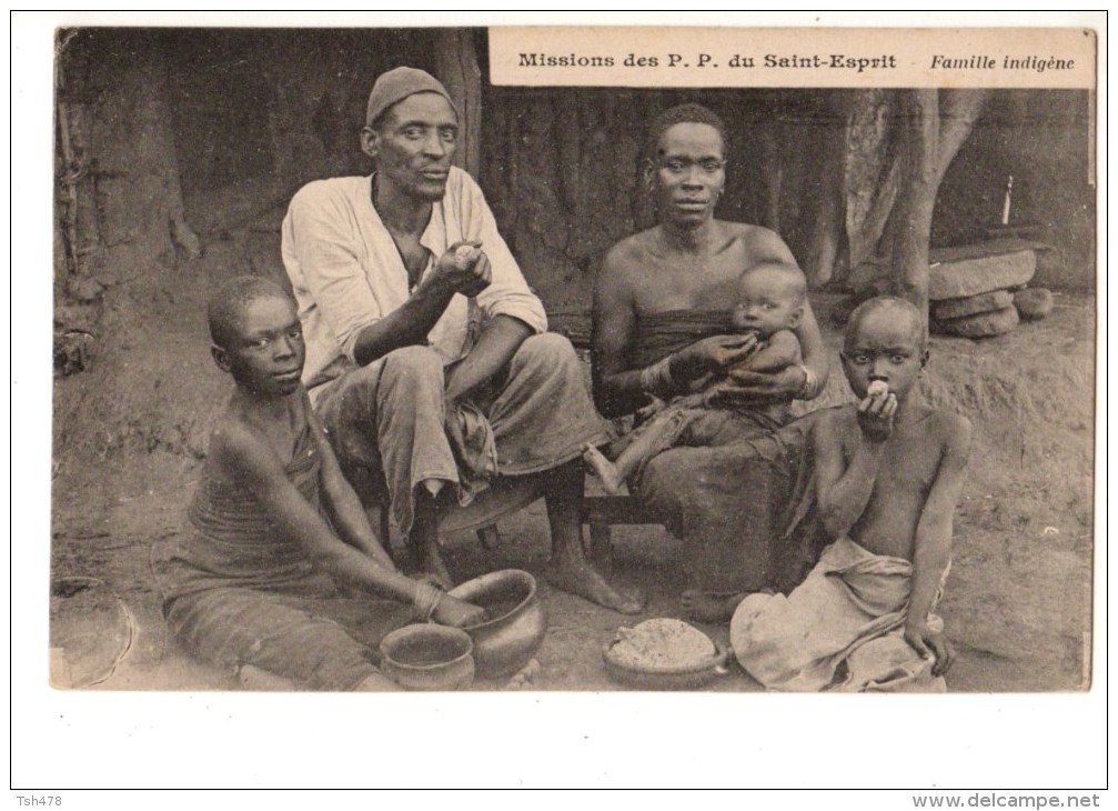 GUINEE FRANCAISE---Missions Des P P Du St-esprit Famille Indigéne--voir 2 Scans - Guinea Francese