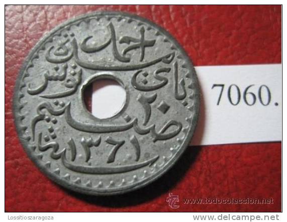 Tunez  20 Centimos 1361 / 1942 , Zinc Metal De Guerra RARA Tunis, Tunisie, 20 Cents 1361/1942, Metàl Guerre , Zinc RARE - Tunisie