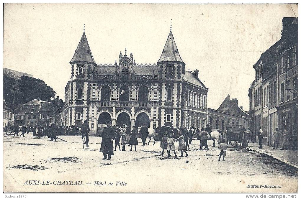 NORD PAS DE CALAIS - 62 - PAS DE CALAIS - AUXI LE CHATEAU - Hôtel De Ville - Animation - Auxi Le Chateau