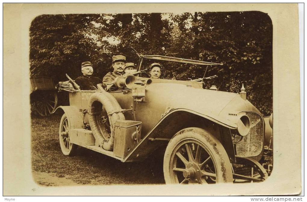 6575  - Militaria - Guerre 1914/18 : VOITURE MILITAIRE ?? Bouchon De Radiateur * Pointe De Casque Allemand* Carte Photo - Matériel