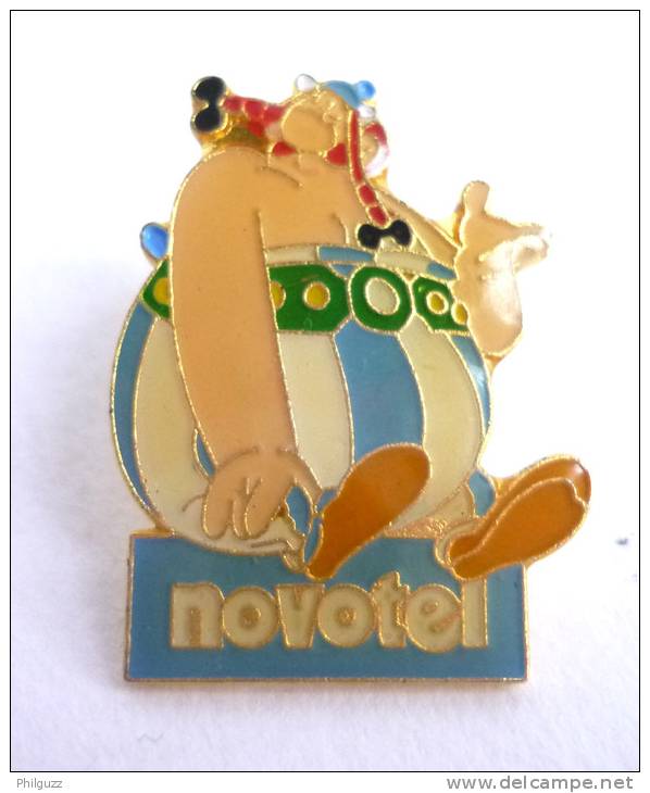 PIN'S ASTERIX NOVOTEL CORNER 1991 OBELIX - Pin's