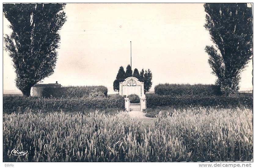 77 - VILLEROY Cimetière Militaire De La Bataille De La Marne  TTB - Villenoy