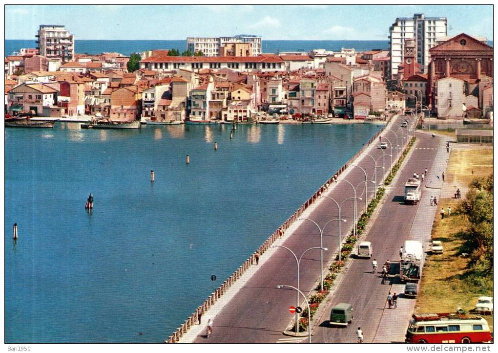 Bellissima   Cartolina  Anni 70        "  LIDO DI SOTTOMARINA - Isola Dell'Unione   " - Venezia