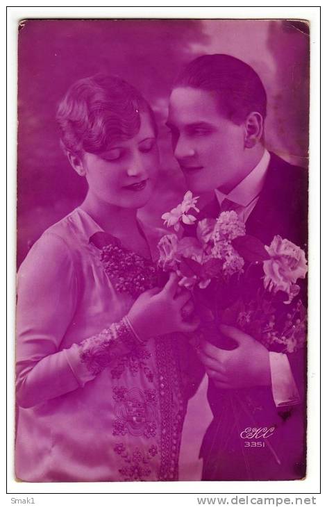 COUPLES A COUPLE AND FLOWERS EKC Nr. 3351 OLD POSTCARD - Couples