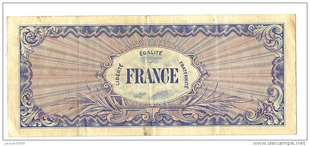 Billets) 100 FRS  France -  1945  -  Serie 8  - N° 38153288  (  3  Plis + Un épinglage 3 Trous  ) - 1945 Verso Frankreich