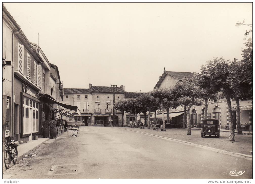 Nogaro Gers La Place Jeanne D´Arc Commerces Automobile Près Ste Christie D´Armagnac Caupenne Arblade Le Haut Salles Rare - Nogaro