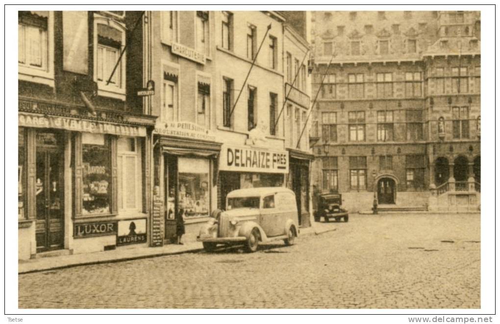 Halle - Stadhuis  -Magasin / Winkel Delhaize Frères ( Scan Zien ) -1942 - Halle