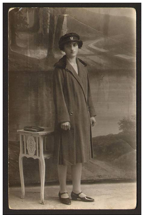 Bosnia TREBINJE Girl 1927 Photo 14x9 Cm   Still   Dress                            #5512 - Persone Anonimi