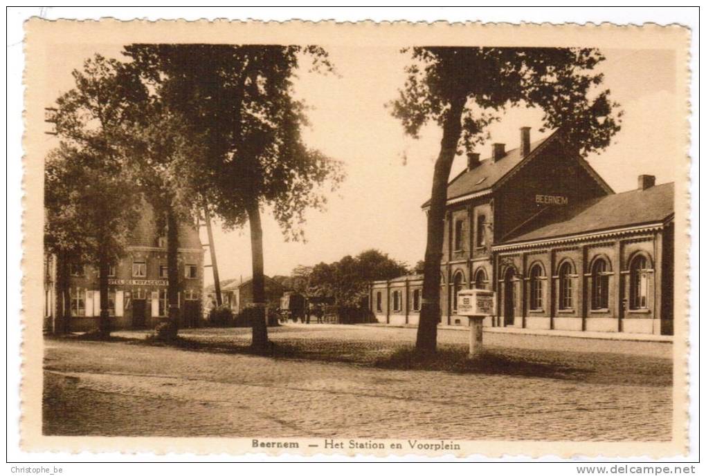 Beernem, Het Station En Voorplein (pk6373) - Beernem