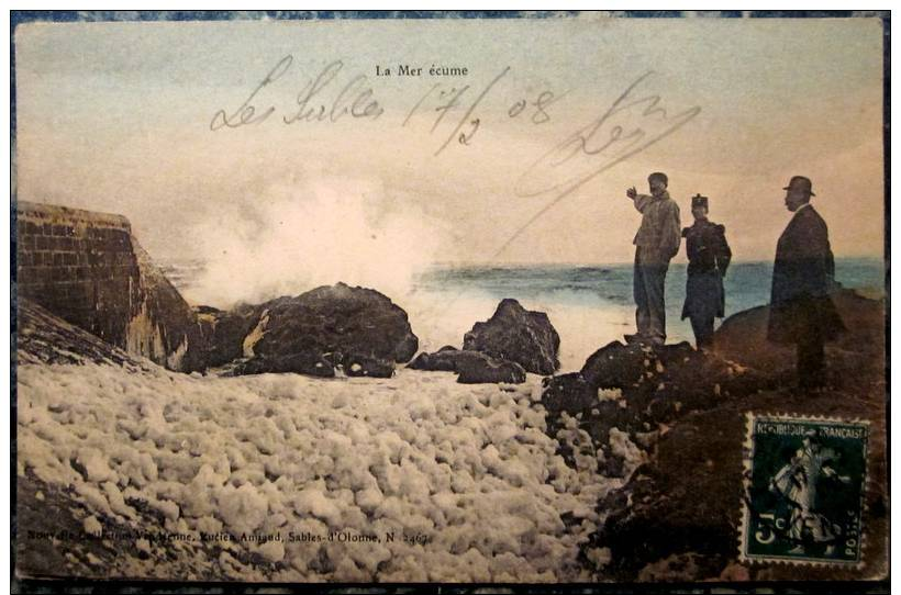 85 CPA Animée 1908 LES SABLES D'OLONNE La Merc Ecume Mer Agitée Sur Les Rochers - Sables D'Olonne