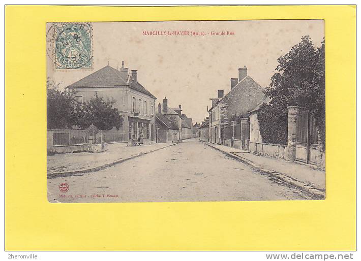 CPA - 10 - MARCILLY LE HAYER - Grande Rue - Marcilly