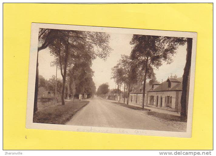 CPA - 10 - FONTAINE LES GRES  - Avenue Du Maréchal Foch (entrée Nord) - Marcilly