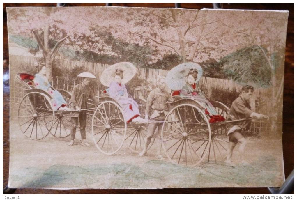 PHOTOGRAPHIE CARTONNEE 1900 : POUSSE-POUSSE JAPON JAPAN TRANSPORT RICKSHAW JAPANESE WOMEN ASIE - Anciennes (Av. 1900)