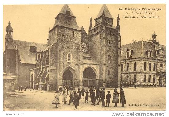 CPA SAINT BRIEUC - CATHEDRALE ET HOTEL DE VILLE - Saint-Brieuc