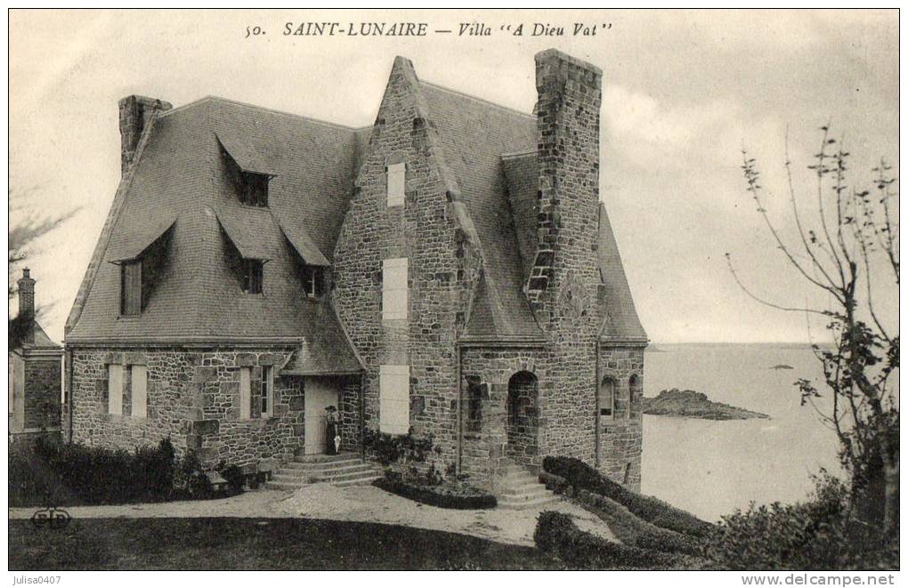 SAINT LUNAIRE (35) Villa Nommée A Dieu Vat - Saint-Lunaire