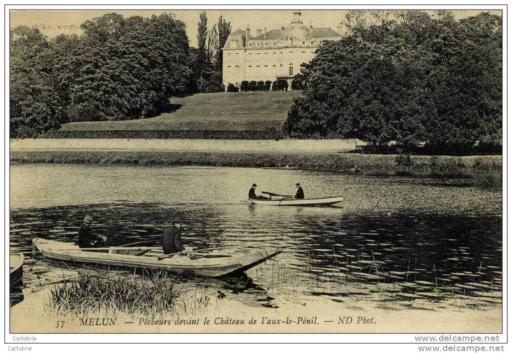 77- Vaux-le Pénil-Pêcheurs Devant Le Château- 2 Barques - Altri & Non Classificati