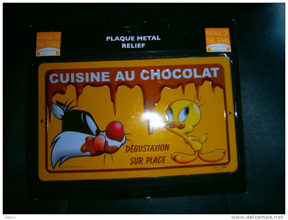 PLAQUE METAL RELIEF  CUISINE AU CHOCOLAT - Tin Signs (vanaf 1961)