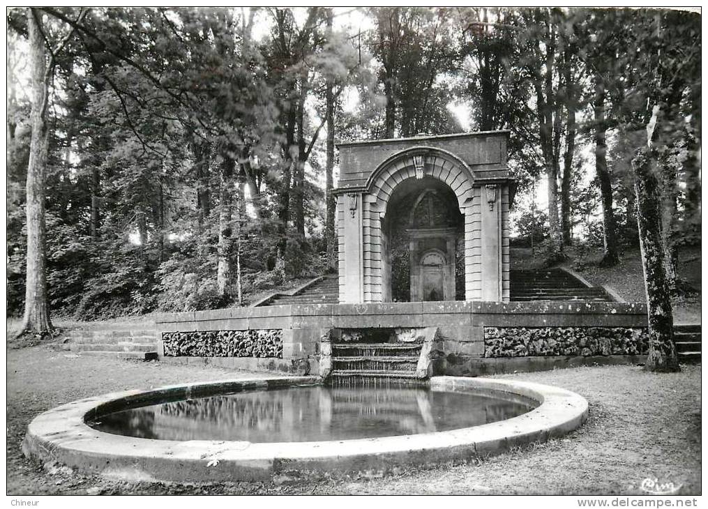 LANGRES LA FONTAINE DE LA GRENOUILLE - Langres