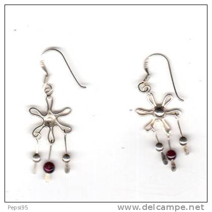 BOUCLES D'OREILLES En ARGENT 925/1000 Très Fines, Perle De Couleur Sur Le Pendant Central - Earrings