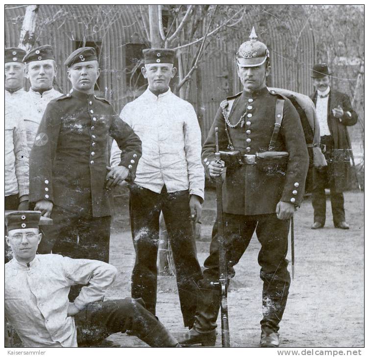 1 CPA - PHOTO - Weapons Clean - Armes Blanches - Waffen Reinigen - Dörnitz - Truppenübungsplatz Altengrabow - Oorlog 1914-18