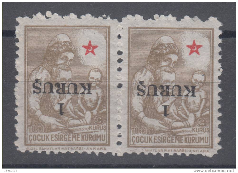 Turkey Red Cross Special Stamps In Pair Inverted Overprint MNH ** - Otros & Sin Clasificación