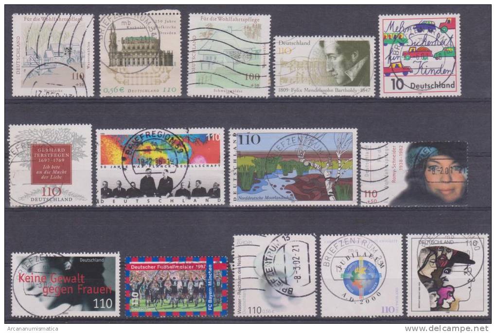 Lote De Sellos Usados / Lot Of Used Stamps  "MUNDIALES / WORLDWIDE"   S-1383 - Other & Unclassified